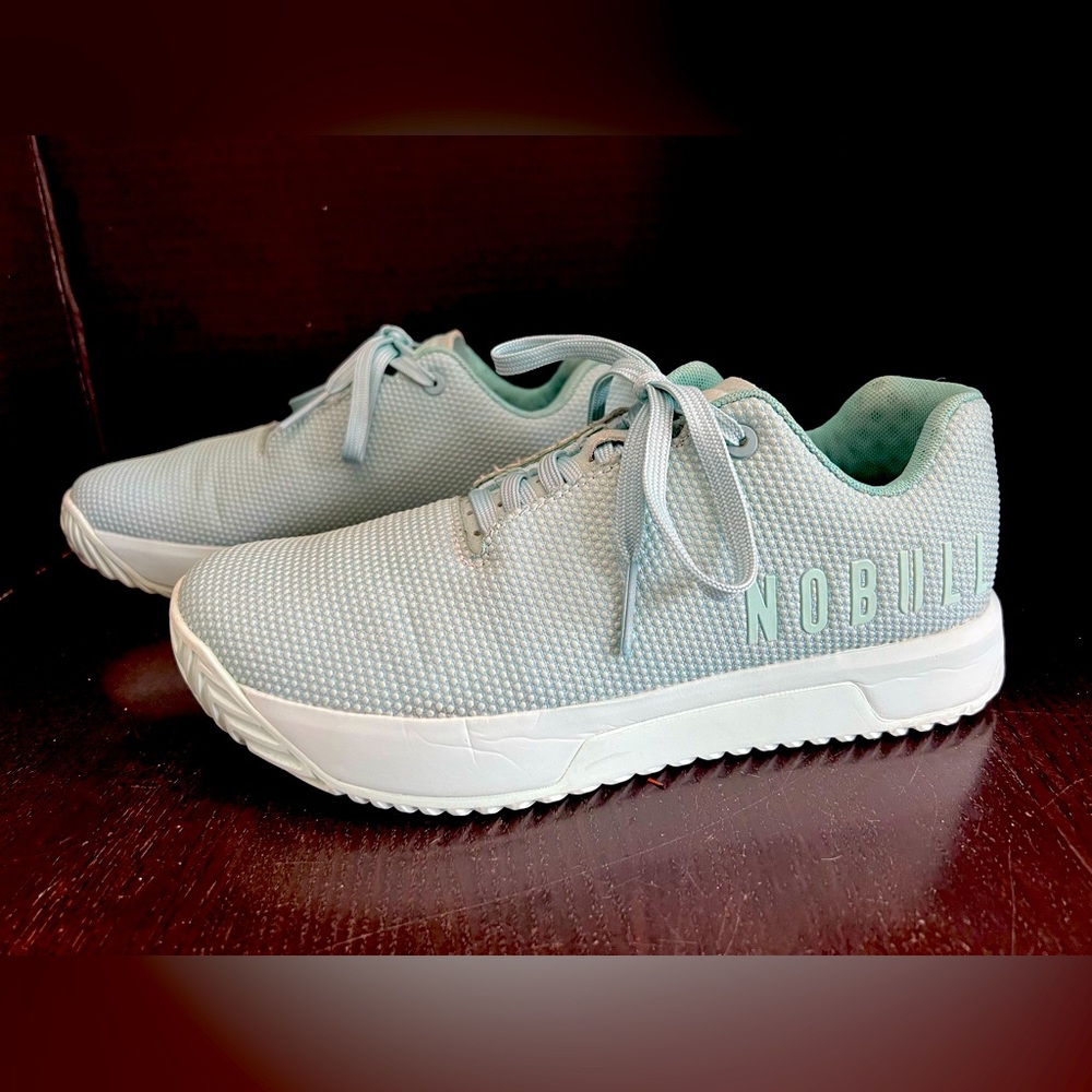 NOBULL Women’s size 9/mens 7 Trainers like new condition